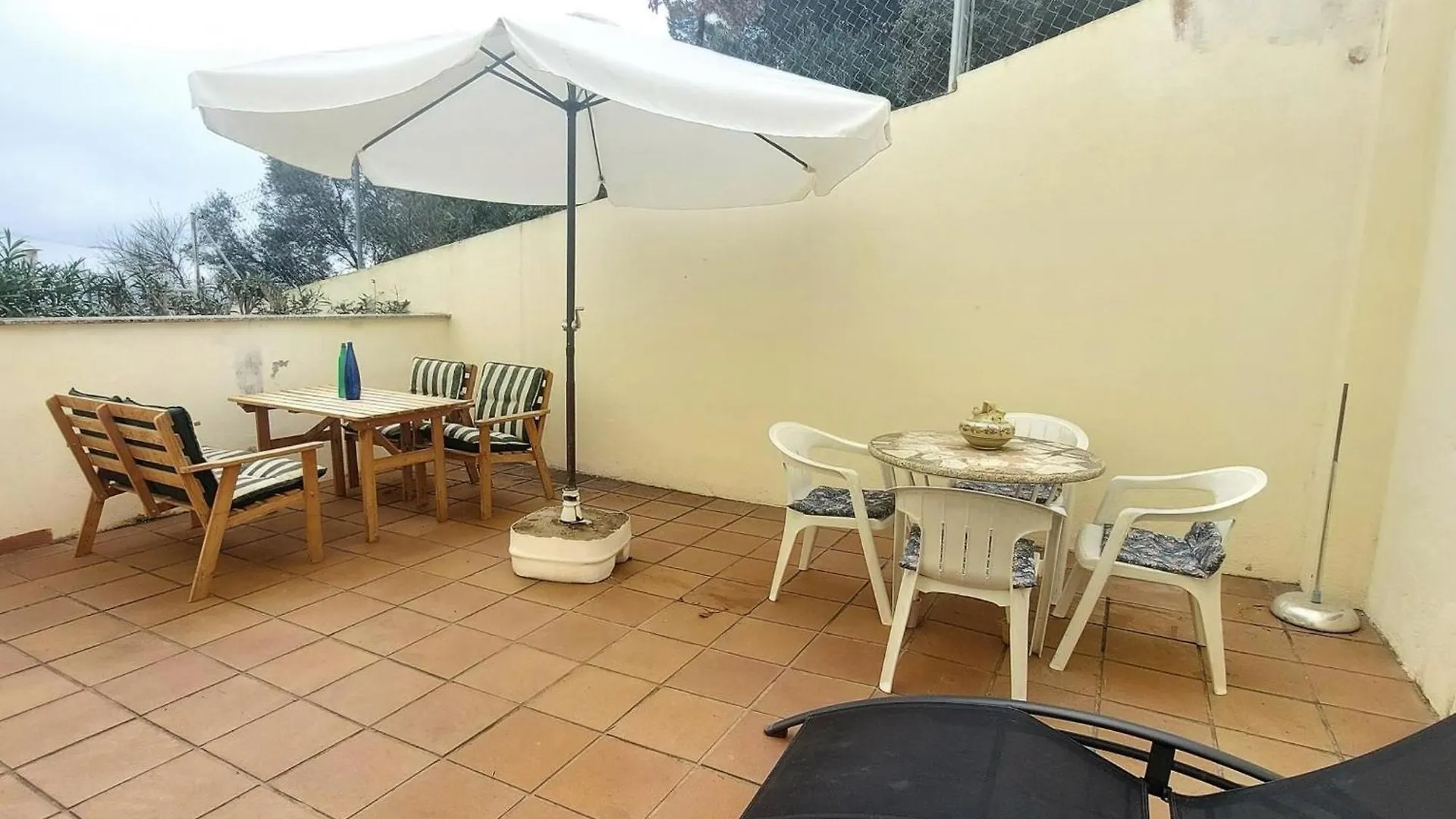 Apartment Apartamento En Llanca Con Terraza, Parking, Wifi Y Se Admiten Mascotas - Es-170-95 Spain