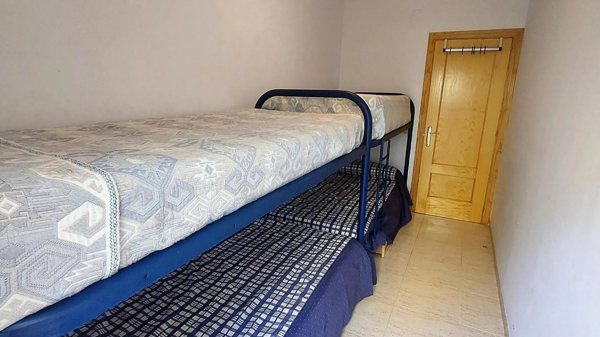 Apartamento En Llanca Con Terraza, Parking, Wifi Y Se Admiten Mascotas - Es-170-95 Apartment
