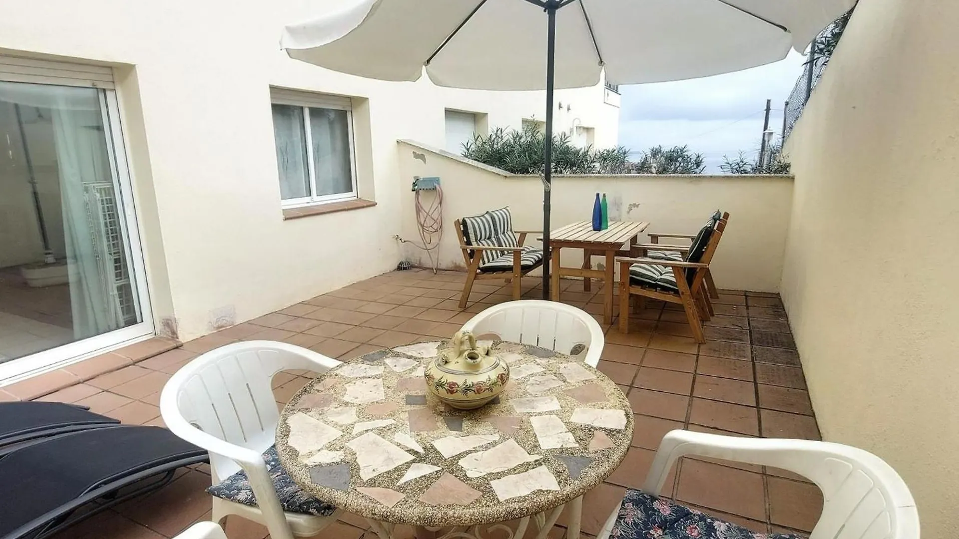 Apartamento En Llanca Con Terraza, Parking, Wifi Y Se Admiten Mascotas - Es-170-95 0*,  Spain